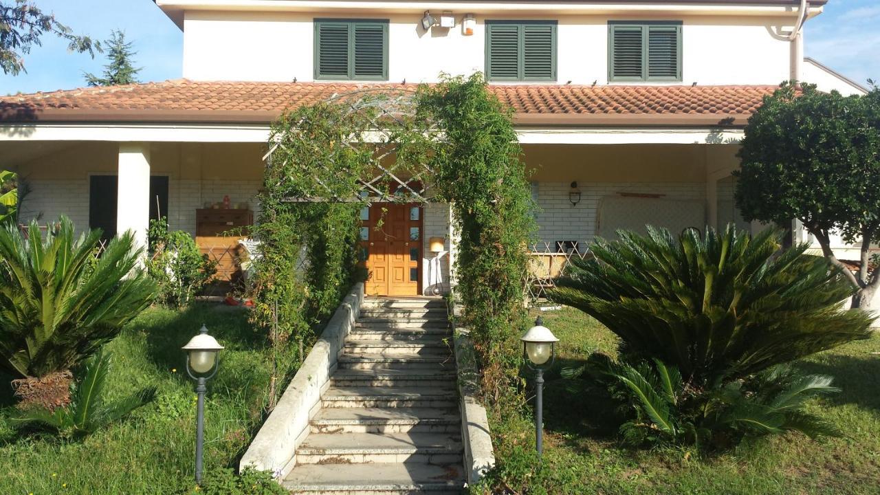 Al Rifugio Apartment Montecorvino Pugliano Bagian luar foto